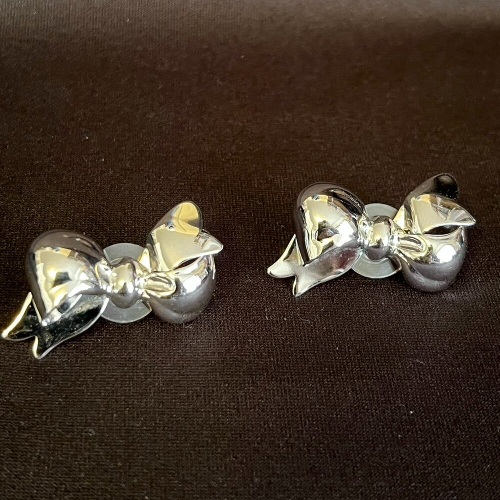 Rare Vintage Monet Silver‑plated Bow Earrings